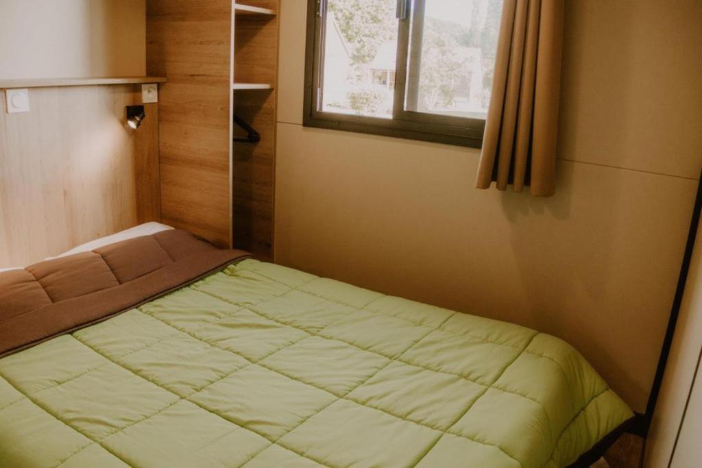 Onlycamp Le Pont Romain Yvre-l'Eveque Екстер'єр фото