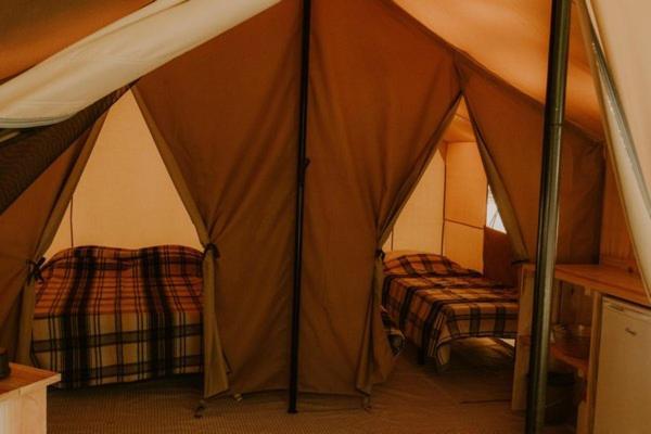 Onlycamp Le Pont Romain Yvre-l'Eveque Екстер'єр фото