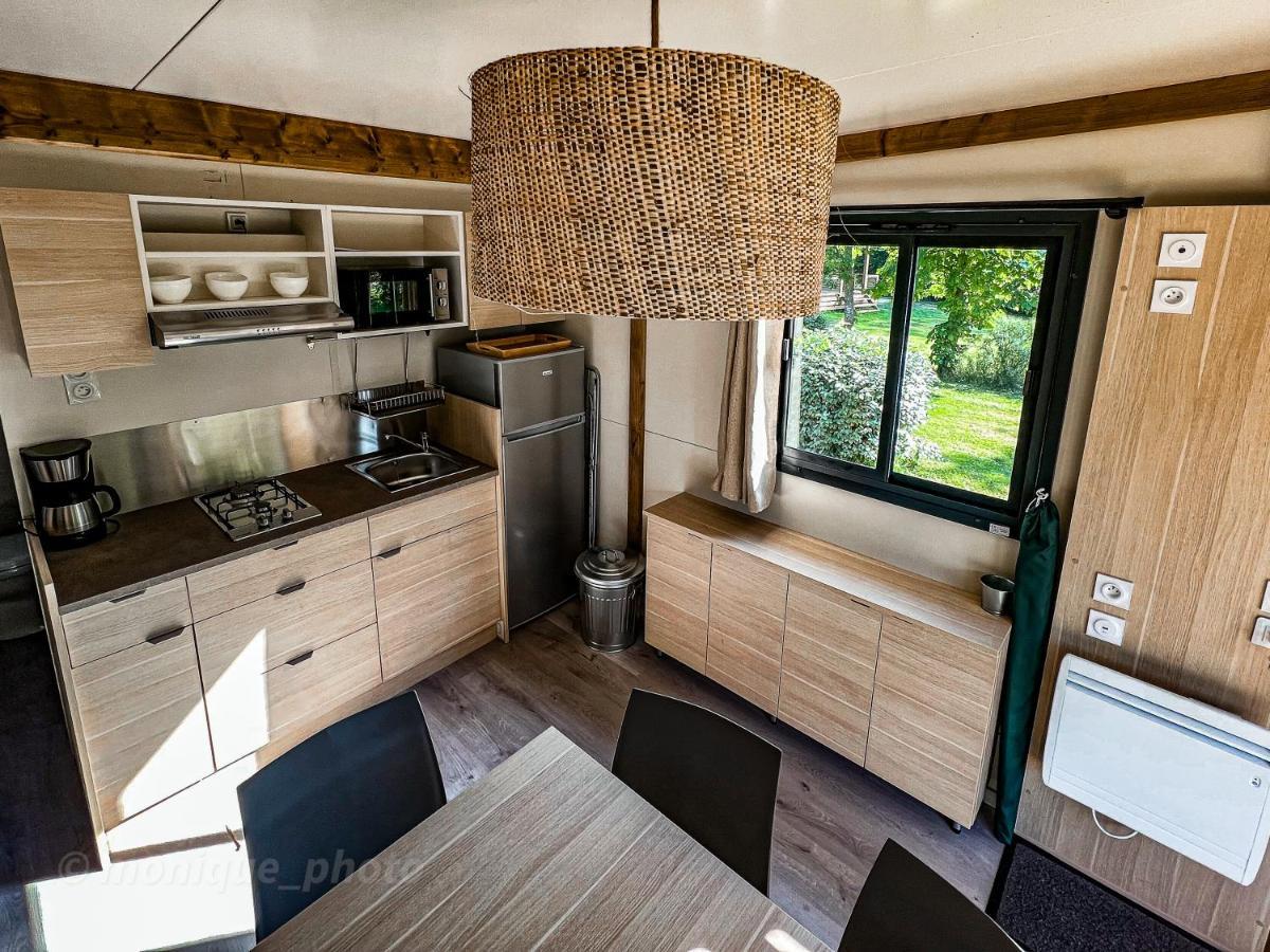 Onlycamp Le Pont Romain Yvre-l'Eveque Екстер'єр фото
